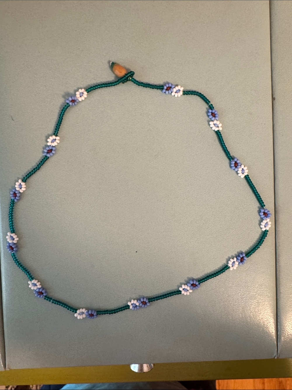 Catbird daisy bead necklace